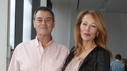 Suzanne Bjerrehuus og Asger Aamund nød deres tur til Gran Canaria. Hver morgen måtte Asger dog stå meget tidligt op, så fruen kunne få en plads ved poolens solside.