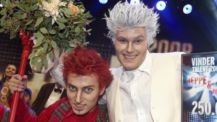 Robotdrengene håber at genvinde konkurrencen ?Street Star? i Stockholm. En sejr giver nemlig adgang til en international finale i Paris, som Nick og Jeppe missede sidste år, fordi de var til en anden konkurrence i Norge. Det melder Ekstra Bladet.