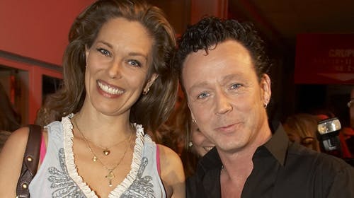Alderen trykker ikke Thomas Helmig. Den 43-årige sanger tjener stadig fedt på sin musik. Sidste år tjente to af hans selskaber næsten 9,5 millioner kroner.