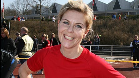 ? Denne gang skal jeg under de fire timer, fortæller TV-værten om sine forventninger til Copenhagen Marathon i dag.