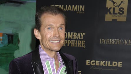 Ole Henriksens mission er at gøre andre mennesker glade. Selv har han et fantastisk humør, fordi han har besluttet sig for altid at fokusere på det positive.