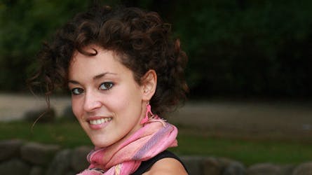 Mathilde Norholt spiller Silke i sæson to af 2900 Happiness. Nu øger hun sin kendtheds-faktor ved at smide tøjet i M!