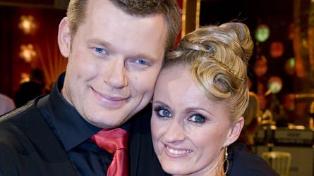 Hvis man skal tro Unibets forventninger, så ryger Kenneth Carlsen ud i fredagens program. Han giver nemlig pengene 25 gange igen, hvis han skulle vinde. Unibet regner desuden med, at Vild med dans vinder TV-krigen, og at det dermed bliver Talent 2008, der