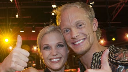 Det kan godt være, at de aldrig bliver kærester. Men Tina Lund og Tobias Karlsson tilbringer lige nu så meget tid sammen, at Tina til B.T. siger: ?Vi er faktisk sammen som et ægtepar.?