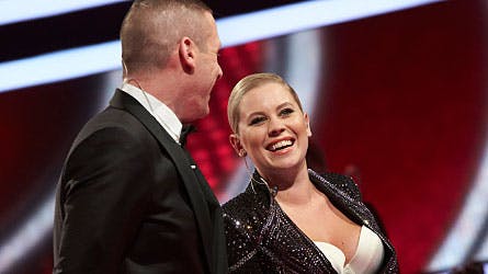 L.O.C. i højt humør sammen med sin finalist og vinder af "Voice - Danmarks største stemme" Emilie Päevatalu.