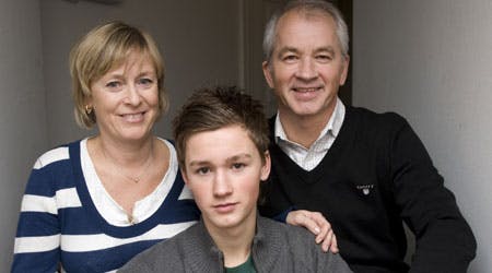 - Vi støtter ham, men der er også en skole der skal passe, siger Gudrun og Carsten fornuftigt om deres søns deltagelse til BILLED-BLADET