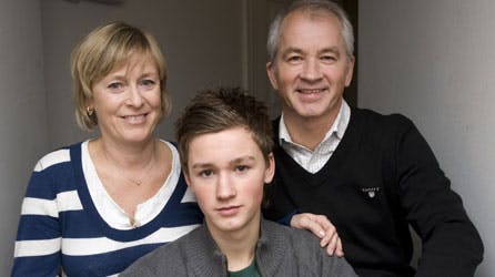 - Vi støtter ham, men der er også en skole der skal passe, siger Gudrun og Carsten fornuftigt om deres søns deltagelse til BILLED-BLADET