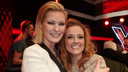 https://imgix.billedbladet.dk/media/billedbladet/kendte/nyheder/x-factor-2011/annelouise/annelouiseogpatriciabs.jpg