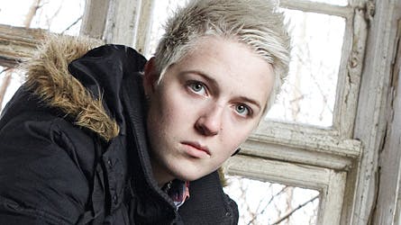 Rå og blød på samme tid ? og med en stærk personlighed. Sådan har vi lært at kende 15-årige Sarah.