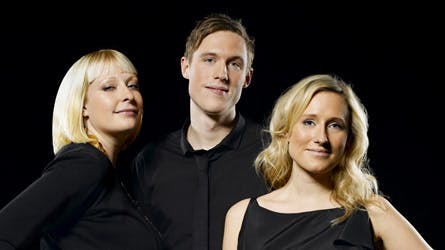 Det værst tænkeligt skete for Louise, forsangeren i Tårnhøj?, da hun kort før første liveshow blev ramt af influenza. Sangerinden er dog optimistisk og regner med at være frisk til at fyre den af i programmet.