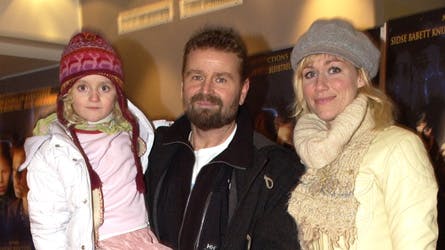 Xenia Lach-Nielsen udgav i 2004 sit første soloalbum. Nu er skuespilleren aktuel med cd?en ?Trah of Gold?.