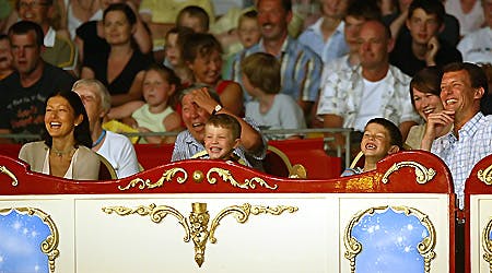 Grevinde Alexandra morede sig kongeligt sammen med sønnerne, prins Felix og prins Nikolai, samt Prins Joachim, ved Cirkus Arena-forestillingen i Møgeltønder sidste år.