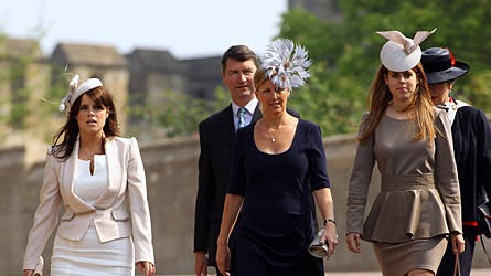 Prinsesse Eugenie, Sophie af Wessex, prinsesse Beatrice og prinsesse Anne ankommer i det smukke forårsvejr.