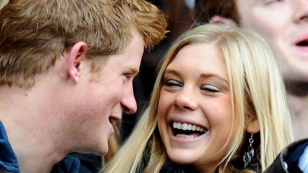 Der er ingen tvivl om at den 24-årige prins Harry og hans 23-årige kæresten gennem fem år, forstår at have det sjovt sammen. Men det er tilsyneladende ikke nok for Chelsy.