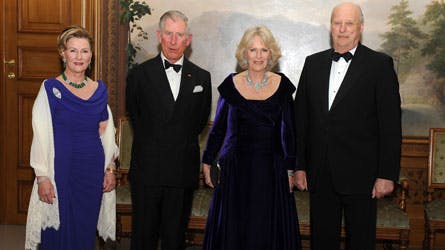 Det royale besøg fra England blev fejret med gallamiddag på slottet tirsdag aften