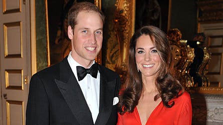 I en tale roste prins William de to velgørenhedsorganisationer for deres arbejde.