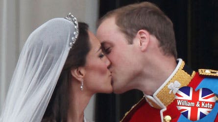 Hertuginde Catherine og prins William kysser