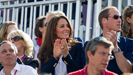 Hertuginde Catherine og William var særdeles begejstrede på tilskuerplfserne.
