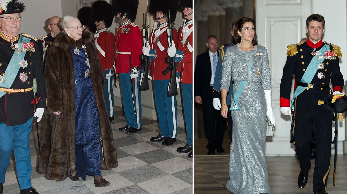 Regentparret og kronprinsparret ankommer hver for sig til nytårskuren på Christiansborg Slot.