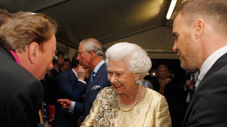 Andrew Lloyd Webber, dronning Elizabeth og Gary Barlow.