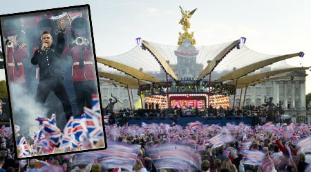 Robbie Williams og scenen foran Buckingham Palace.