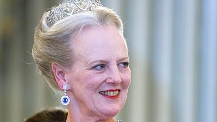 Når dronning Margrethe inviterer til aftenselskab, skal der naturligvis lækkerier på bordet.