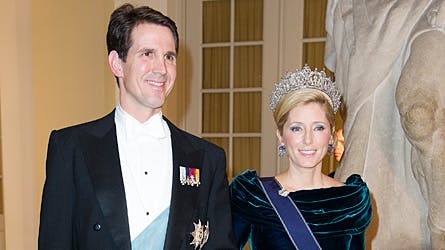 Kronprins Pavlos og kronprinsesse Marie-Chantal ankommer til taffel på Christiansborg Slot.