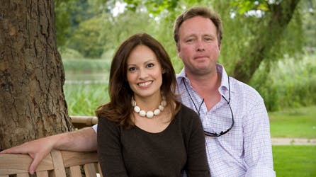 Prins Gustav og hans forlovede Carina Axelsson tog imod BILLED-BLADET?s Anna Johannesen i parken bag Gråsten Slot.