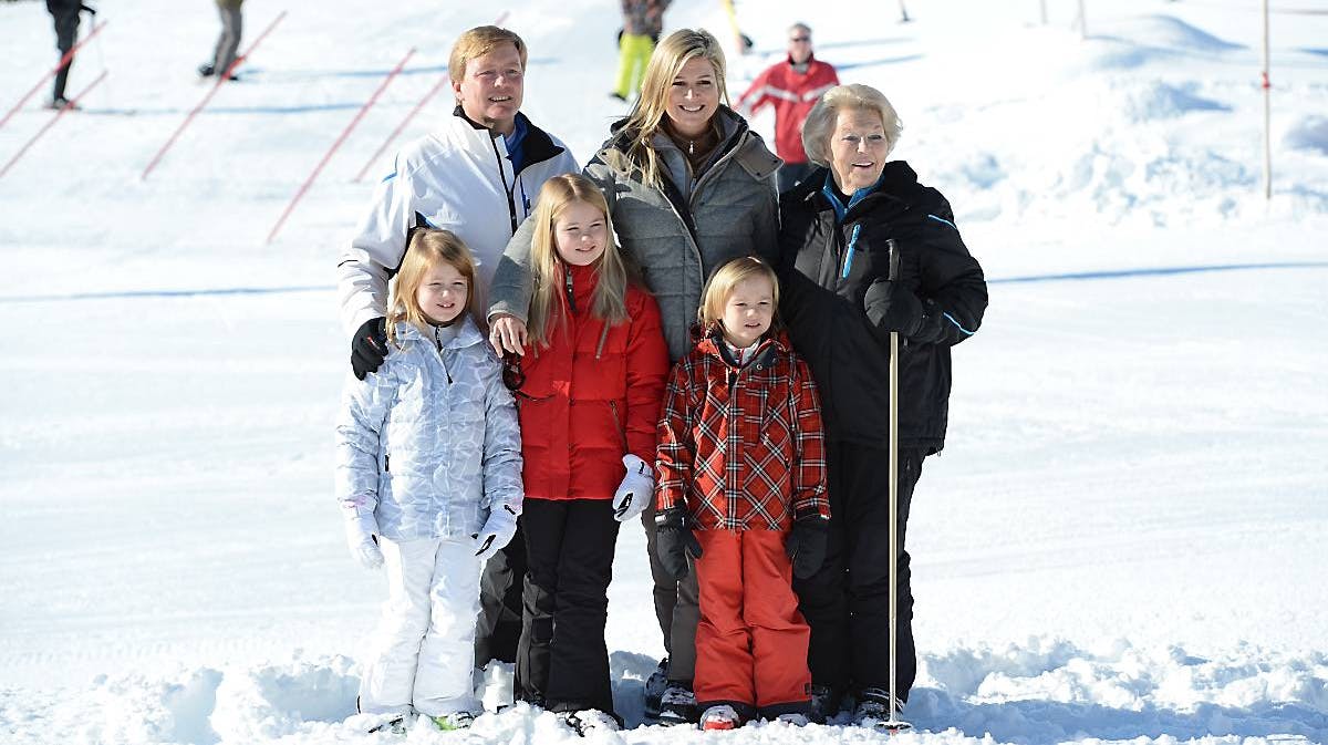 På trods af lavineulykken sidste år er den hollandske kongefamilie igen på skiferie i Lech.