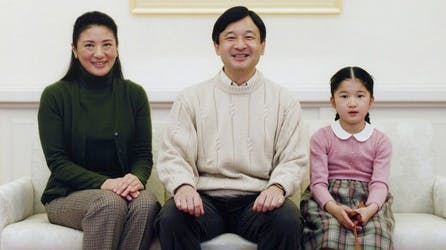 Lille prinsesse Aiko med mor, kronprinsesse Masako, og far, kronprins Naruhito.