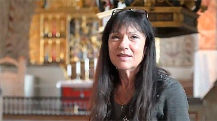 Journalist Trine Larsen er på plads i Møgeltønder med resten af BILLED-BLADETs hold.