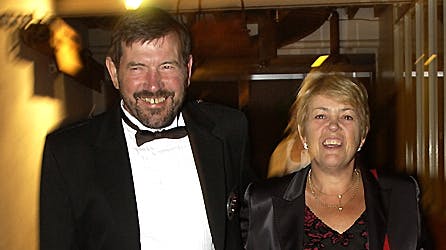 John Donaldson og hans kone Susan Moody er færdige med Danmark, og flytter snart til en ny destination.