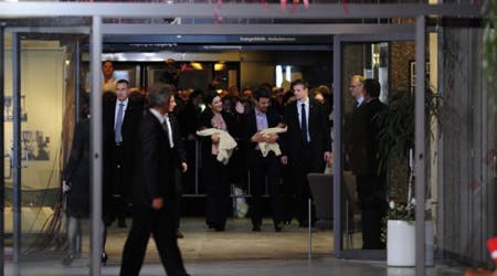 https://imgix.billedbladet.dk/media/billedbladet/kongelige/nyheder/kronprins-frederik-og-mary/2011/1/foerstejs.jpg