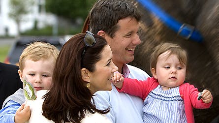 Sommerferien for den lille kongelige kernefamilie er allerede godt i gang, og turen er nu gået til Danmarks nordligste punkt, Skagen.