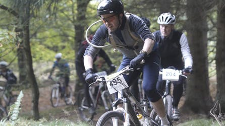 Kronprins Frederik under cykelløb.