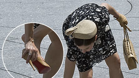 Kronprinsesse Marys sko satte sig fast