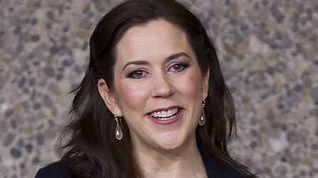 Hvor kan man aflevere en barselsgave til Mary?