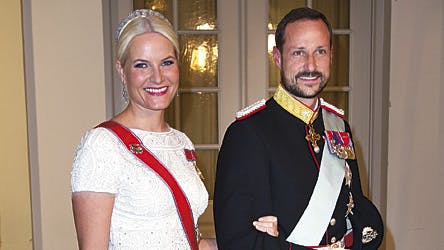 Kronprinsesse Mette-Marit og kronprins Haakon til dronning Margrethes 40-års regeringsjubilæum.