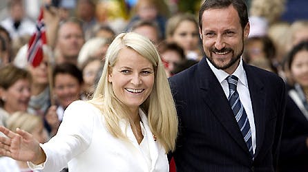 Kronprinsesse Mette-Marit og kronprins Haakon hyggede sig gevaldigt på luksus-ferie, da de indlogerede sig hos Hollywood-stjernen Uma Thurman.