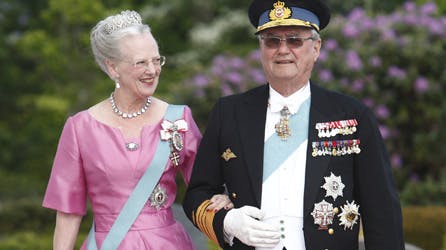 Dronning Margrethe og Prins Henrik ved prins Joachim og prinsesse Maries bryllup.