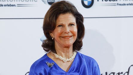 Dronning Silvia ankommer her til Steiger Award i Bochum i Tyskland