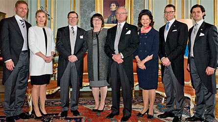 Der blev taget et officielt billede i forbindelse med den kongelige "Te Deum" kongefamilien og familien Westling. Billedet er taget i prinsesse Sibyllas lejlighed.