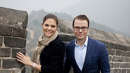 Kronprinsesse Victoria og Daniel fotograferet på den Kinesiske Mur.