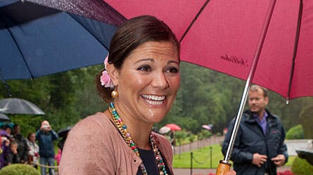 Kronprinsesse Victoria strålede med prins Daniel og dronning Silvia ved hendes side.