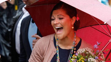 Victoria hører til den unge generation af Europas kongelige og gør det rigtig godt