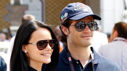 Prins Carl Philip har kæmpet for sin kærlighed til Sofia Hellqvist, og nu ser det ud til at det er lykkedes ham at få hende accepteret af sin mor og far.