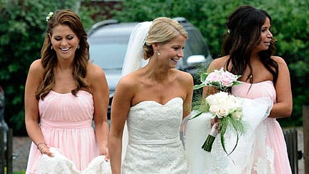 Prinsesse Madeleine som brudeterne for sin veninde Nathalie Rosta.