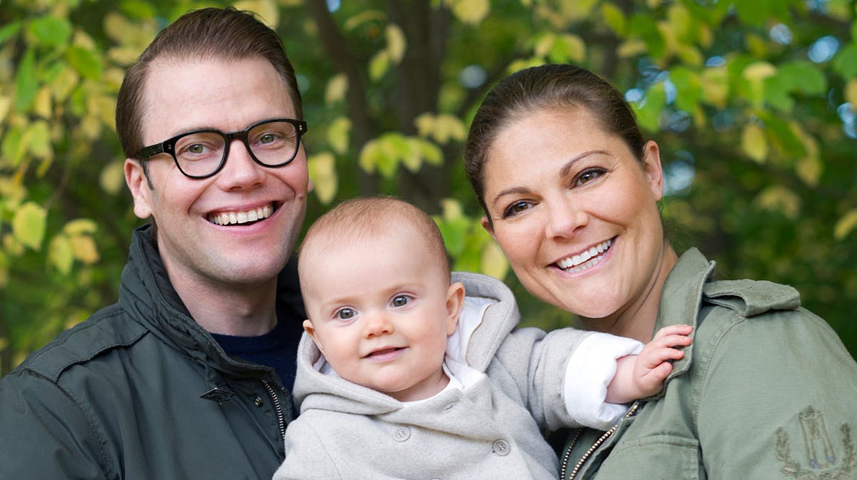 Der er krudt i lille prinsesse Estelle, forsikrer hendes forældre kronprinsesse Victoria og prins Daniel.