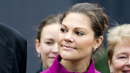 Kronprinsesse Victoria har det svært med kritik, når den falder på hendes vennekreds.