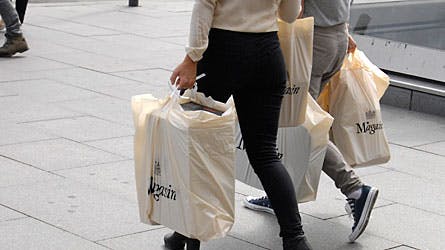 https://imgix.billedbladet.dk/media/billedbladet/livsstil/2012/livsstil-shopping-aop.jpg